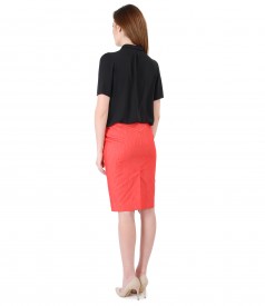 Fusta din bumbac tip denim si bluza cu guler tip esarfa