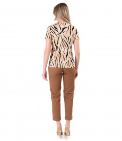 Tinuta eleganta cu bluza cu animal print si pantaloni din bumbac