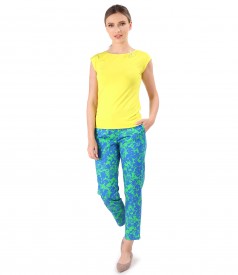 Tinuta smart/casual cu pantaloni din bumbac elastic imprimat si bluza din jerse elastic