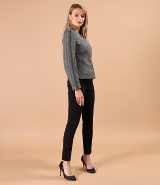 Tinuta office cu pantaloni pana si sacou din bucle cu bumbac